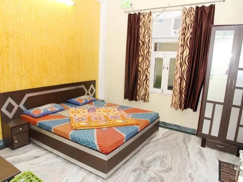 фото Hotel Madhusudan