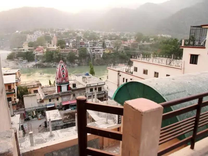 фото Hotel Madhusudan