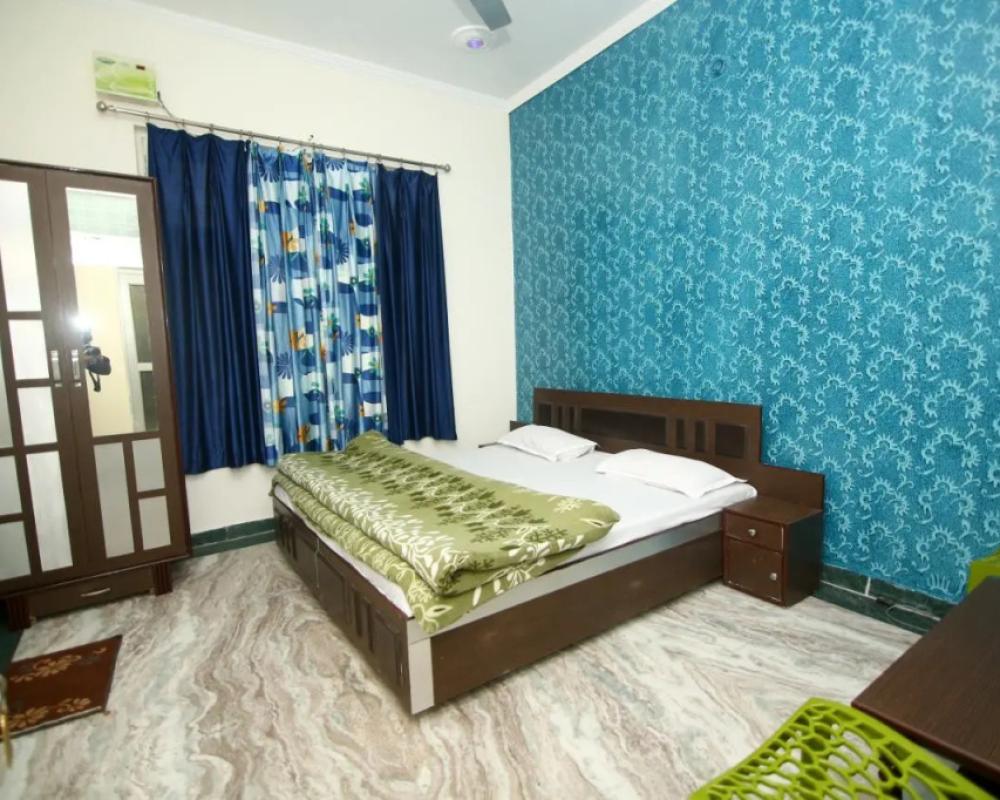 фото Hotel Madhusudan