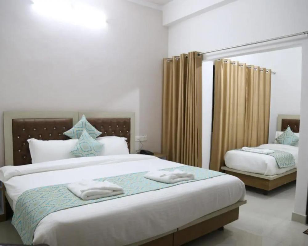 фото Hotel Yog Tapovan