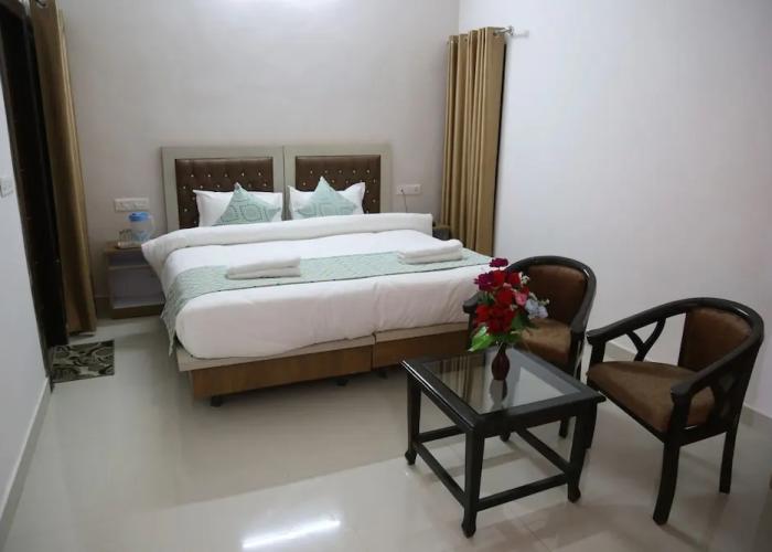 Hotel Yog Tapovan