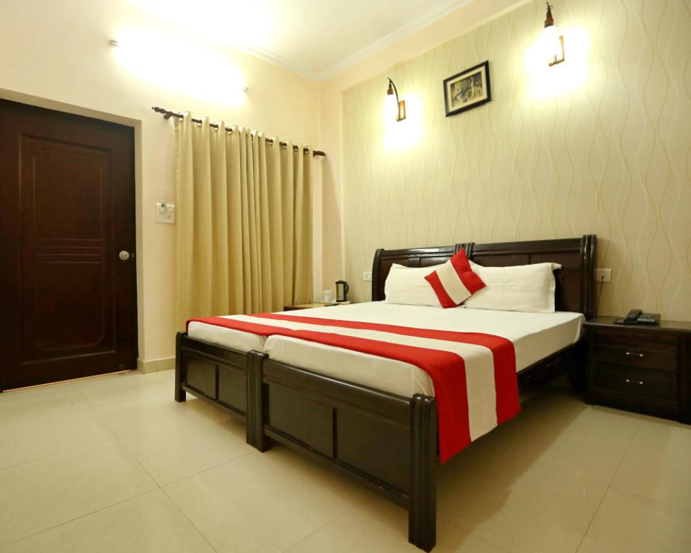 фото Hotel Nirvana Palace