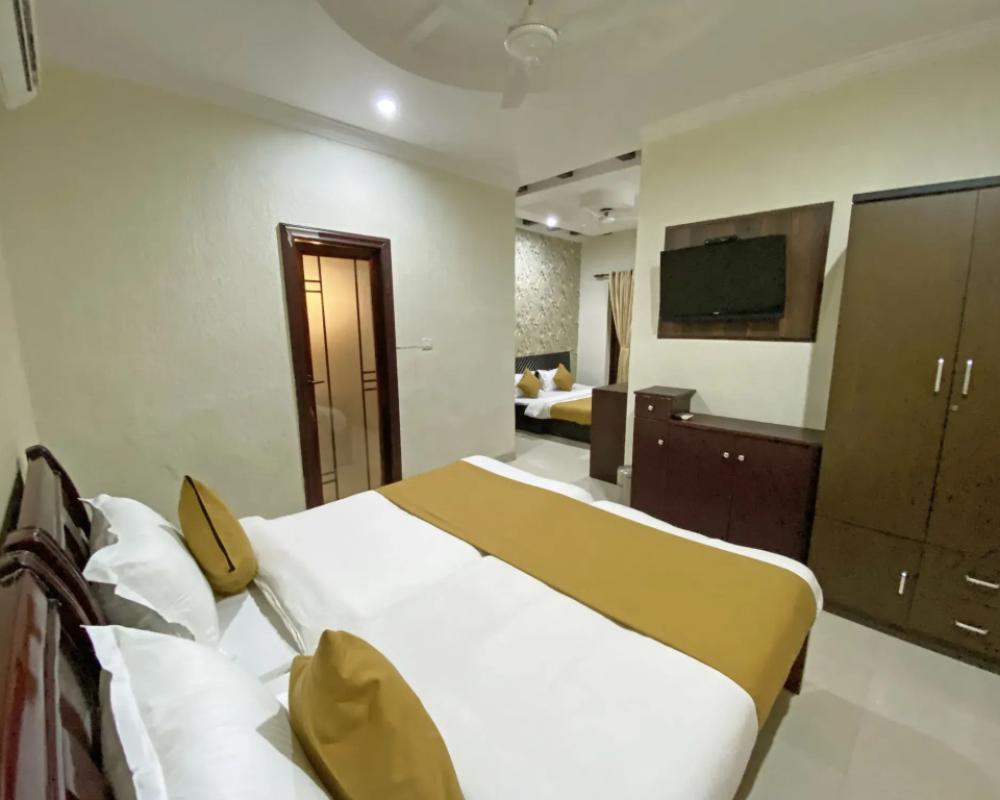 фото Hotel Nirvana Palace