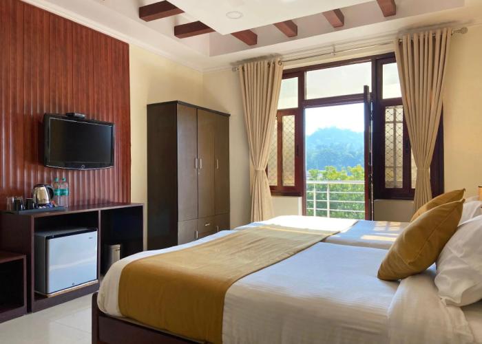 Hotel Nirvana Palace