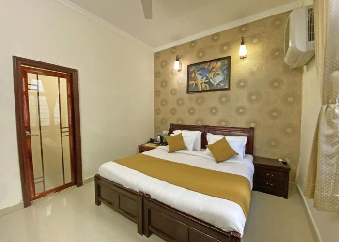 Hotel Nirvana Palace