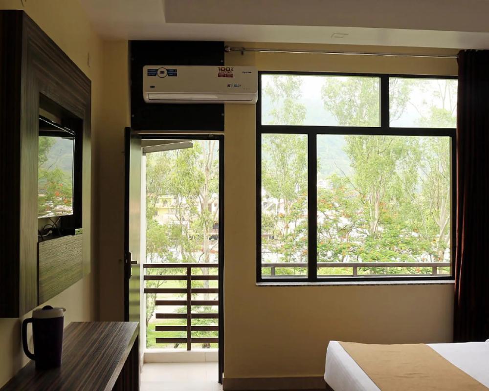 фото Hotel Trihari