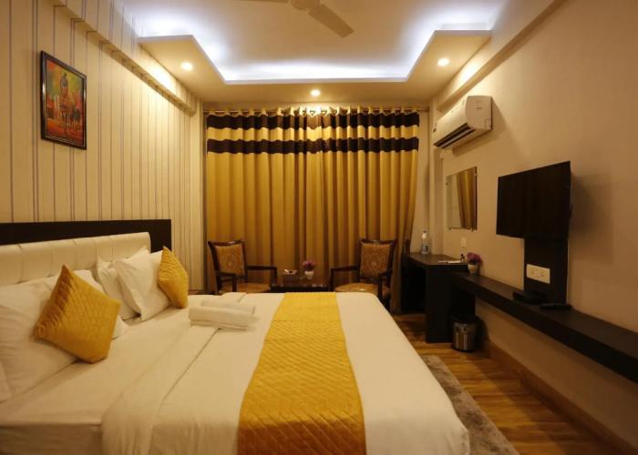 Paradise Ganga - A River Side Hotel