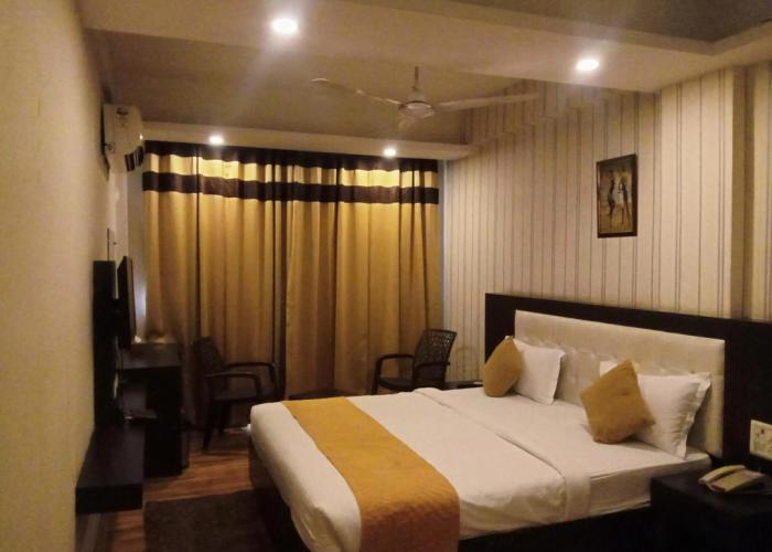 Paradise Ganga - A River Side Hotel