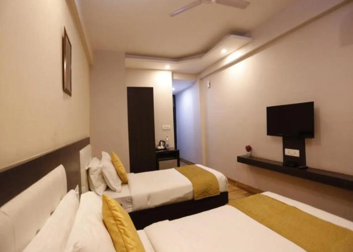 Paradise Ganga - A River Side Hotel