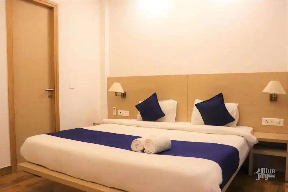 фото The Blue Jay Hostel | Dorms & Rooms