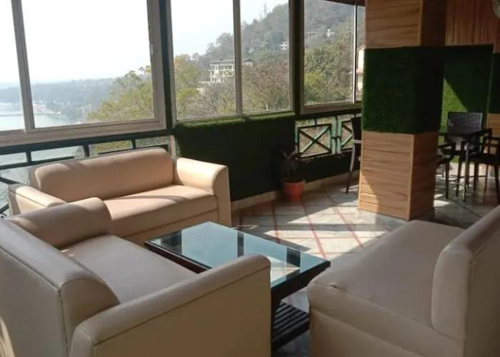 Hotel Ganesha Inn