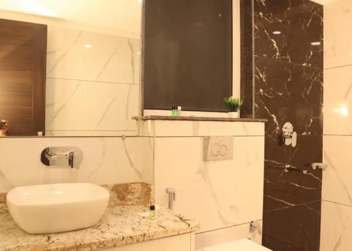 Green Hotel - Behind Parmarth Niketan