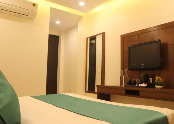 Green Hotel - Behind Parmarth Niketan