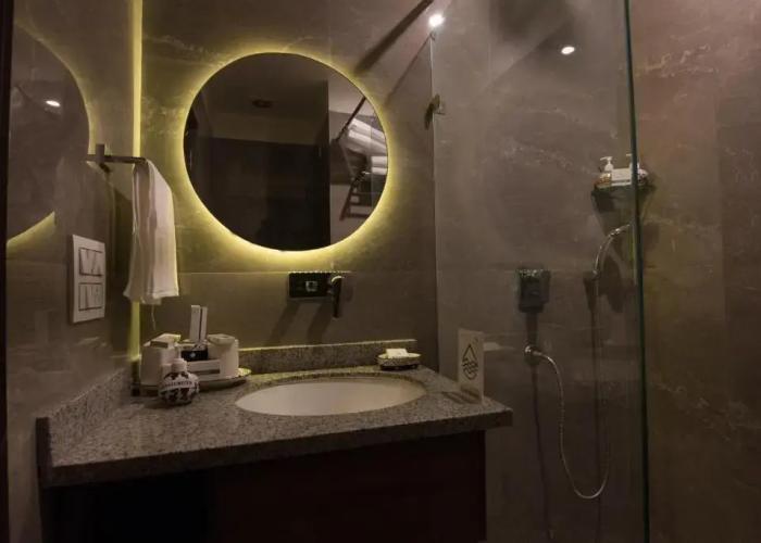 HOLYWATER Hotel by Ganga Kinare (150 mts from Ganga Ghat)