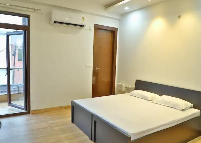 Best Property Of India, Near to Ganges