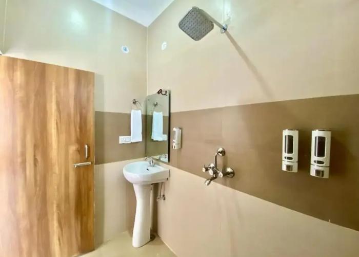 Hotel Wraveler Inn