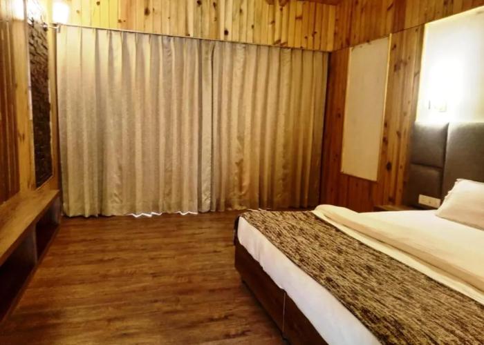 Qcent Woods Spa & Resort