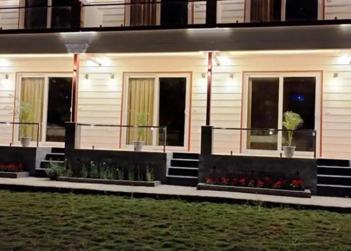 Qcent Woods Spa & Resort