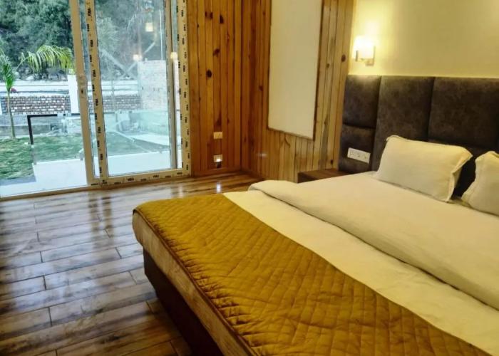 Qcent Woods Spa & Resort