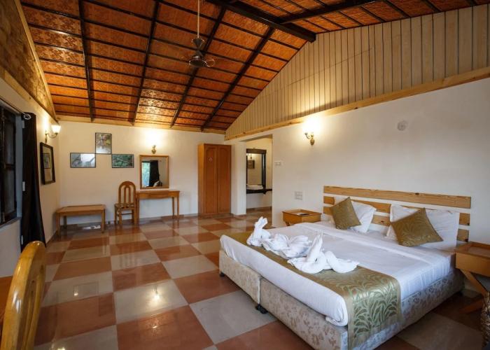 Gir Lions Paw Resort With Swimming Pool