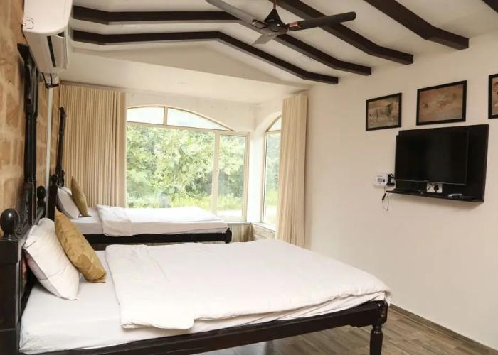 Gir Lions Paw Resort With Swimming Pool