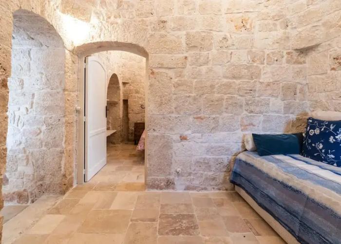 4152 Trulli Salsapariglia by Perle di Puglia
