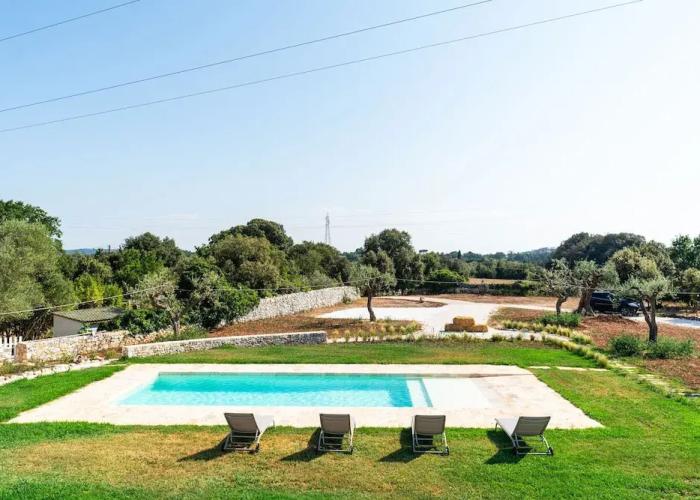 4152 Trulli Salsapariglia by Perle di Puglia