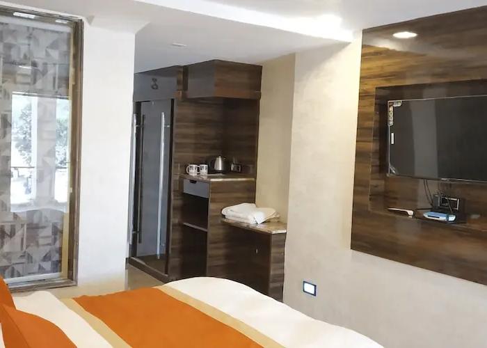 Hotel Dev Residency