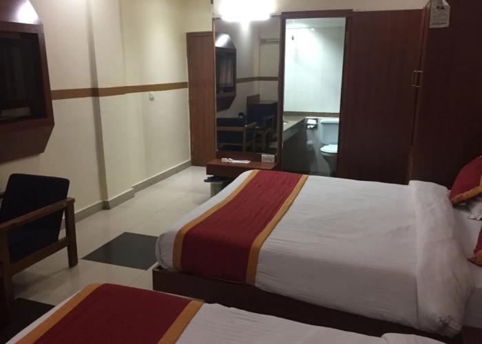 Hotel Sunset Inn Mount Abu with Swimming Pool
