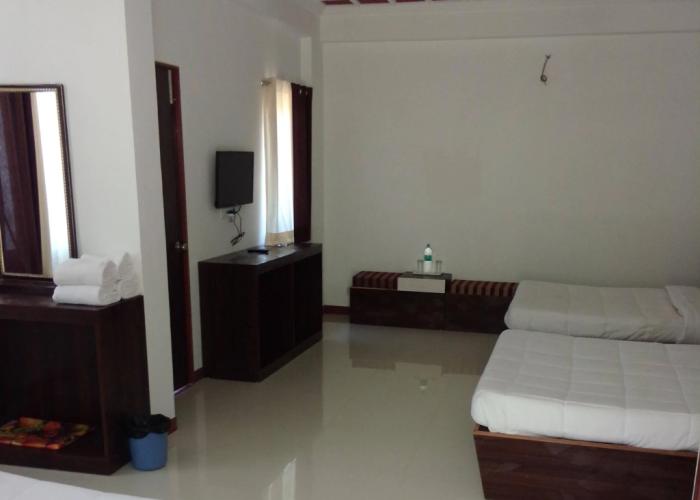 Hotel Sunset Inn Mount Abu with Swimming Pool