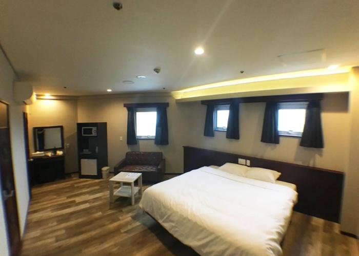 Rycom Crystal Hotel