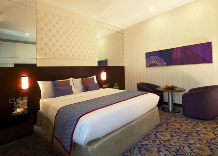 Raviz Center Point Hotel