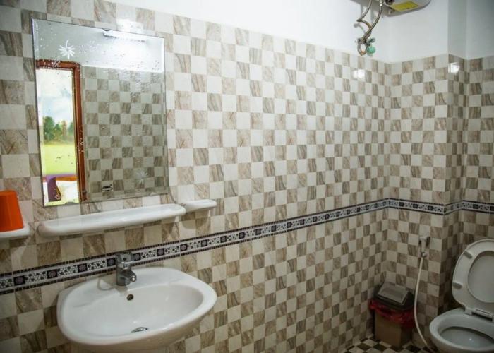 Ken's Backpackers Hotel