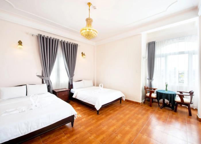 Le Petit Paris Hotel Dalat