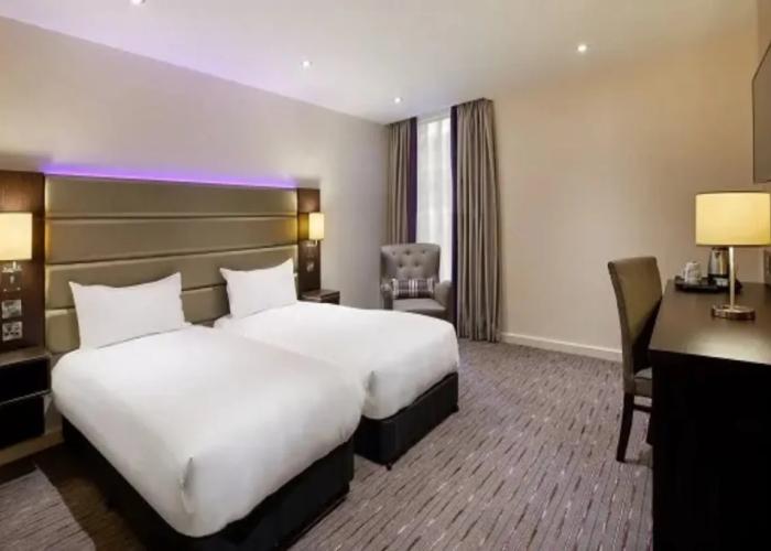Premier Inn Manchester Trafford Centre West