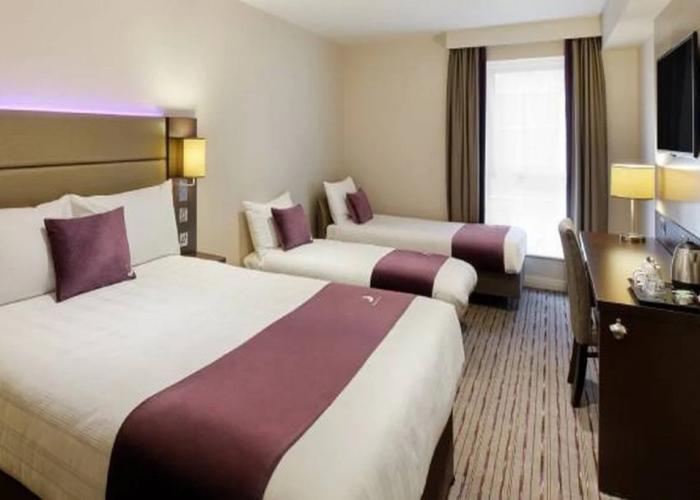 Premier Inn Manchester Trafford Centre North