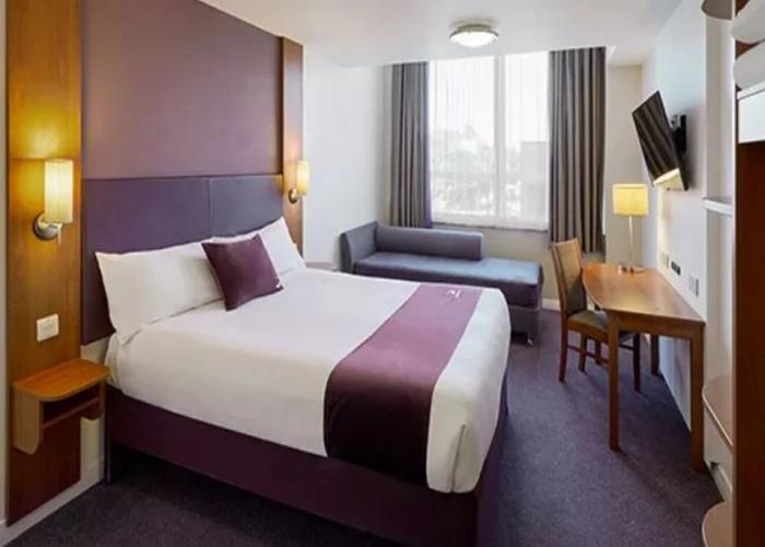 Premier Inn Manchester Altrincham
