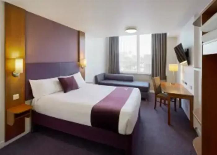 Premier Inn Manchester Altrincham