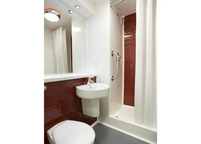 Travelodge Altrincham Central