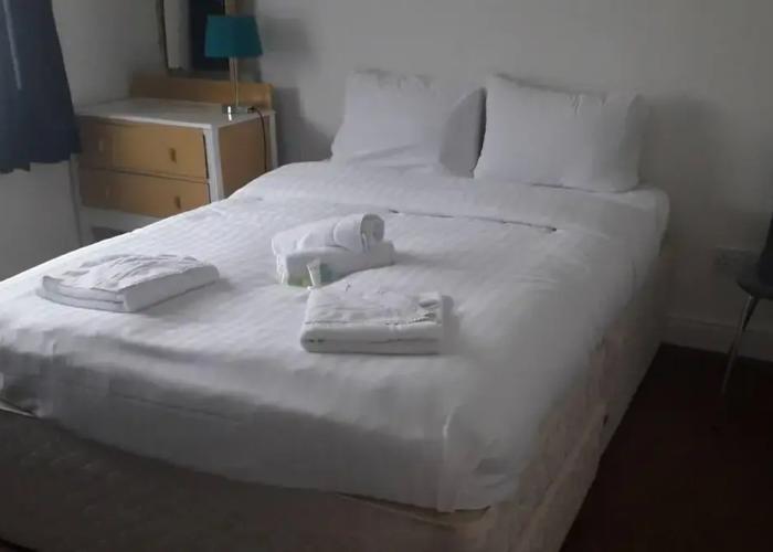 Homely 4-bed House in Manchester