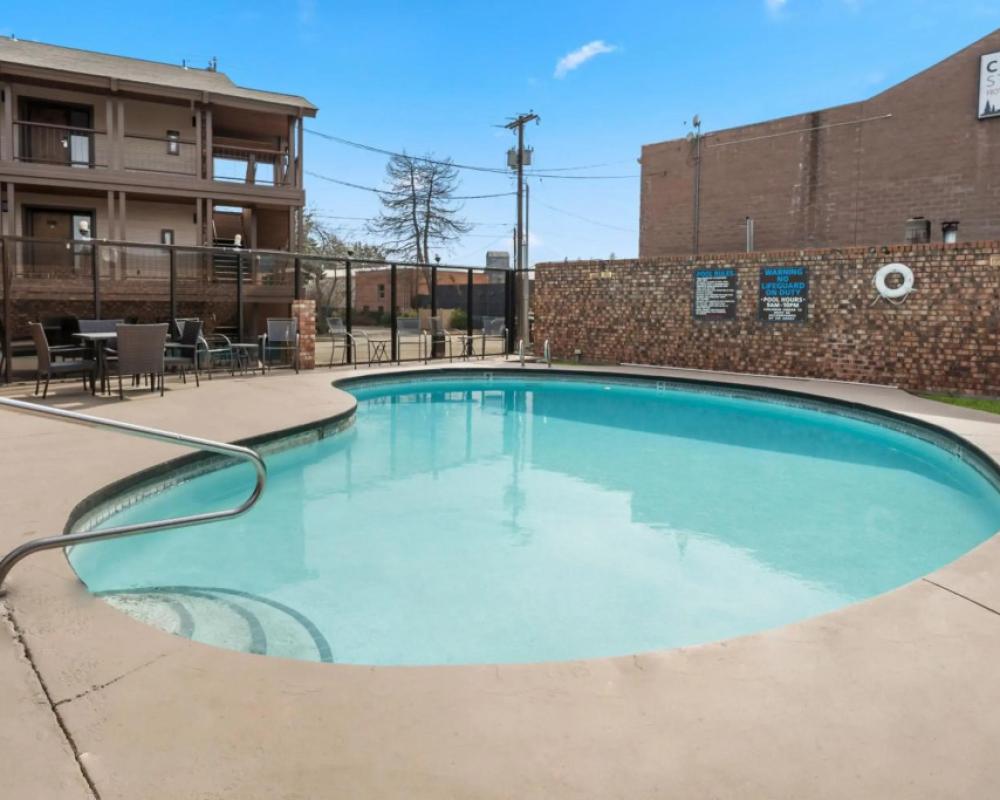 фото Cedar Street Hotel and Suites