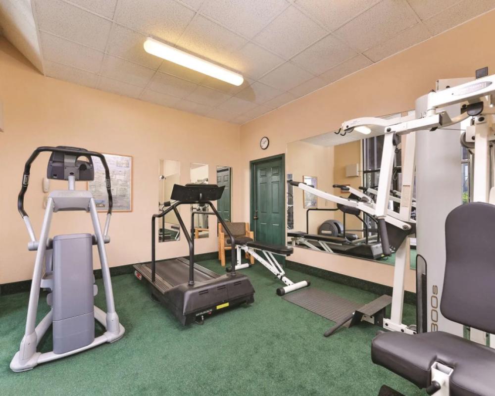 фото Cedar Street Hotel and Suites