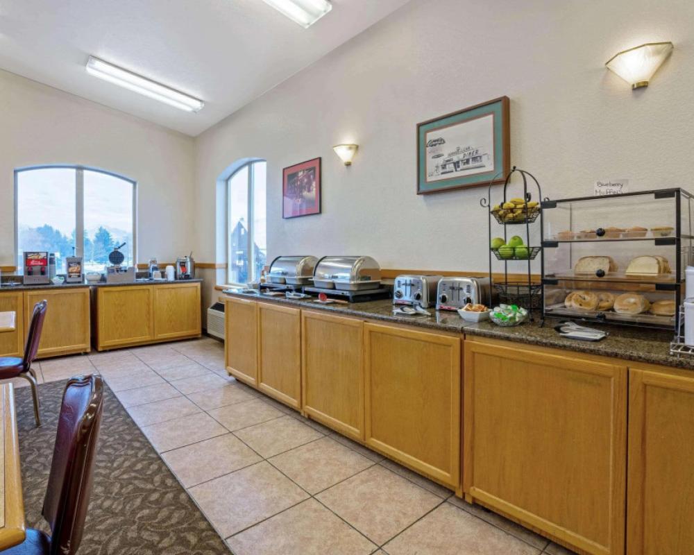 фото Cedar Street Hotel and Suites