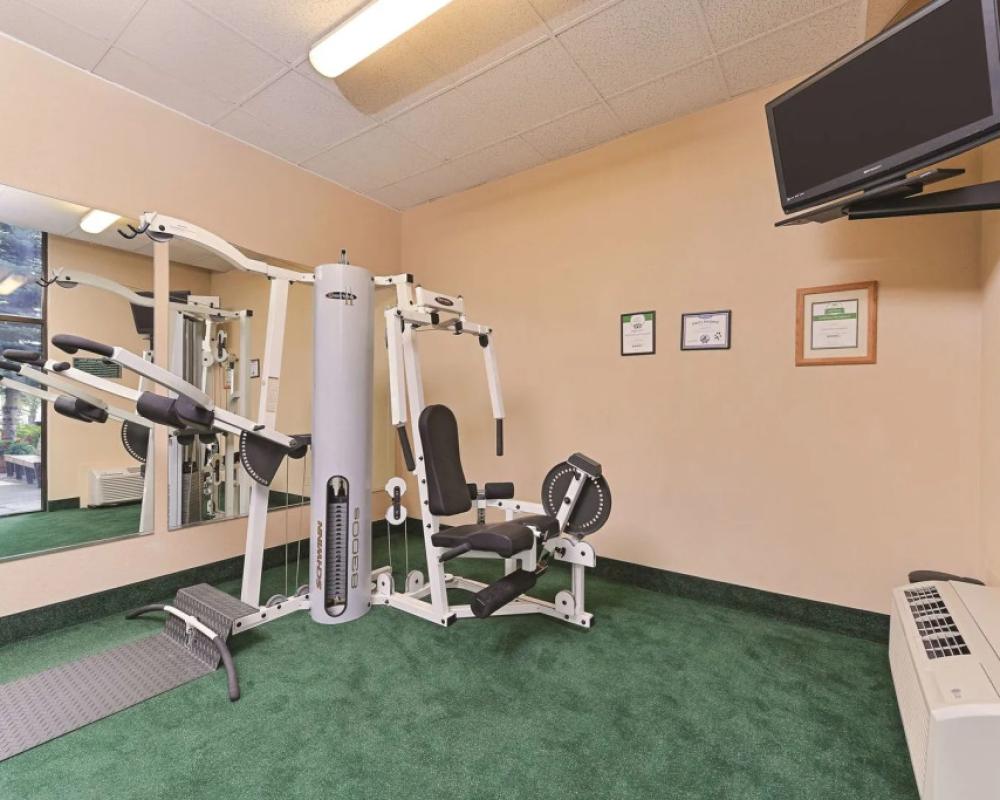 фото Cedar Street Hotel and Suites