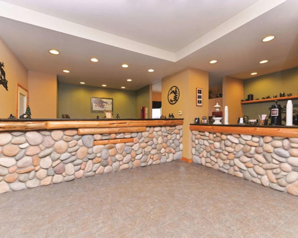 фото Cedar Street Hotel and Suites