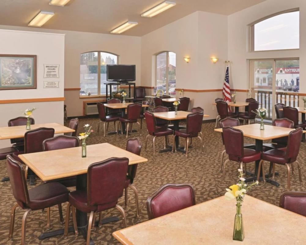 фото Cedar Street Hotel and Suites