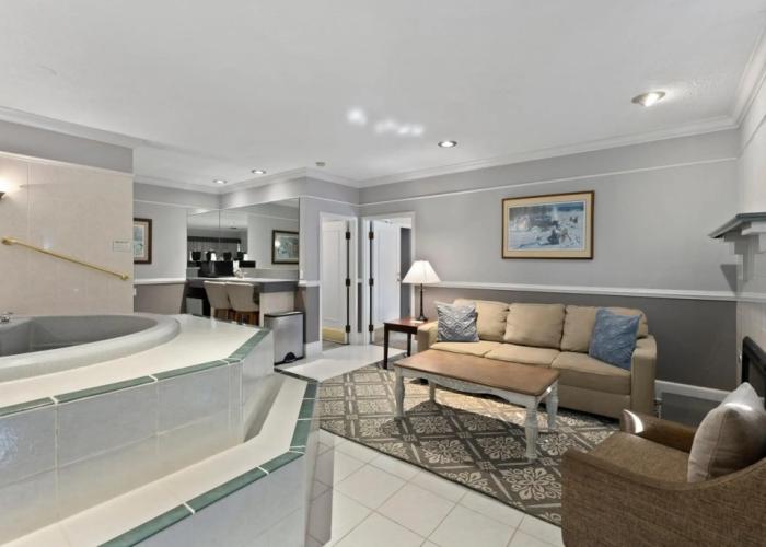 Cedar Street Hotel and Suites