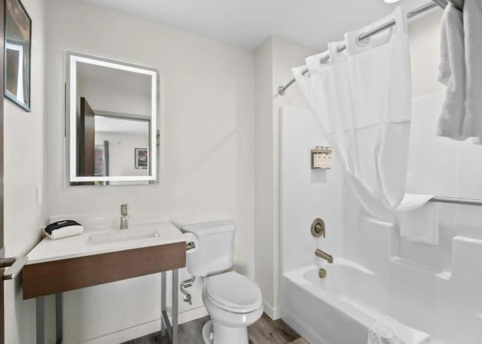 Cedar Street Hotel and Suites