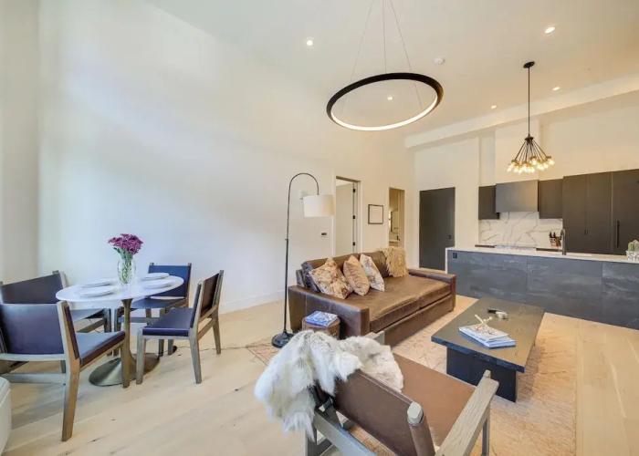 Luxe Schweitzer Condo w/ Hot Tub: Ski-in/ski-out!