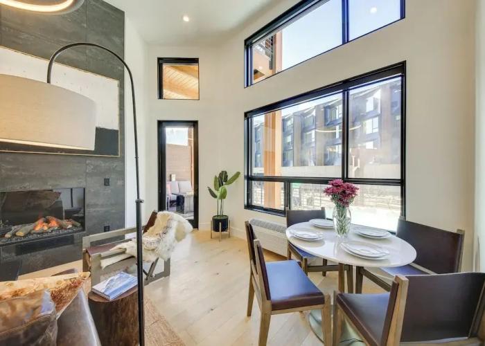 Luxe Schweitzer Condo w/ Hot Tub: Ski-in/ski-out!